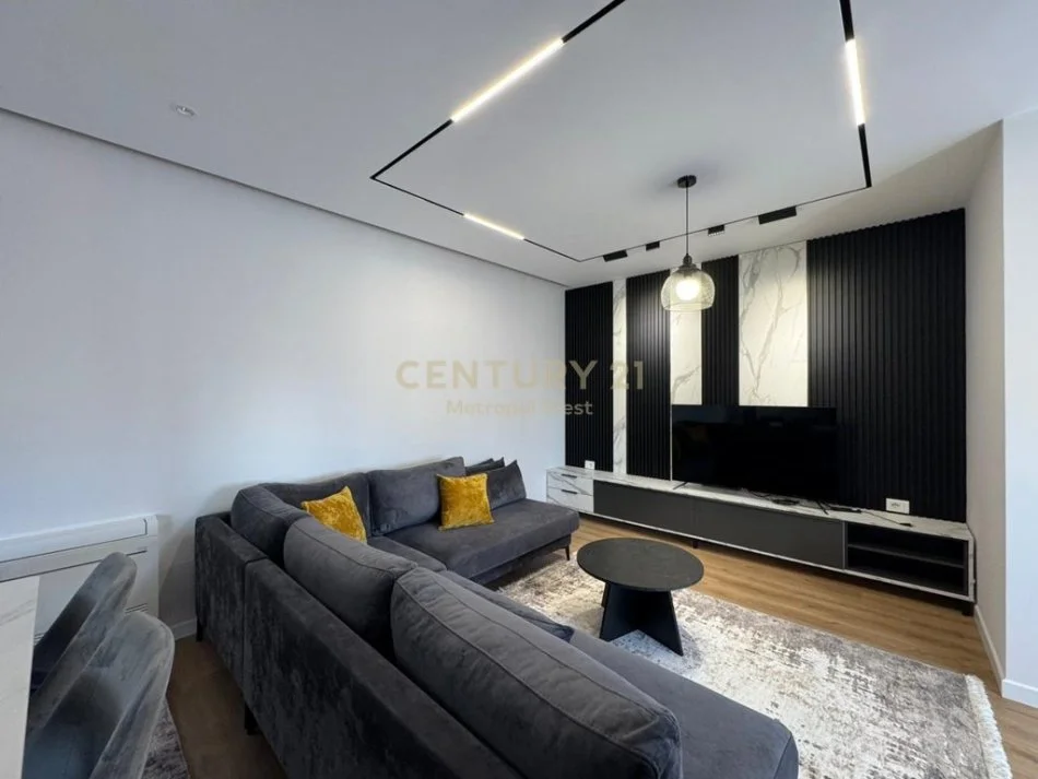 Tirane, jepet me qera apartament 2+1+Aneks+Ballkon Kati 6, 111 m² 950 € (Ish-Tregu Elektrik)