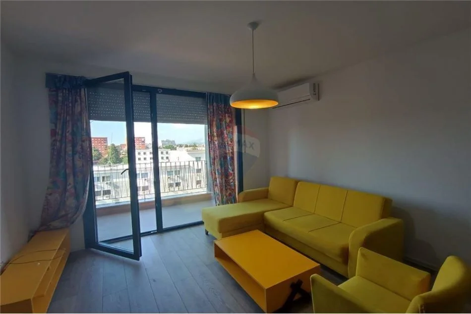 Tirane, jepet me qera apartament 1+1+Aneks+Ballkon Kati 5, 76 m² 450 € (kongresi i manastirit - Porcelan)