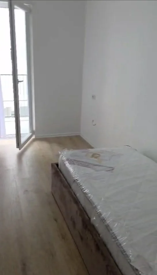 Tirane, jepet me qera apartament 2+1+post parkimi Kati 2, 84 m² 500 € (Univers City)