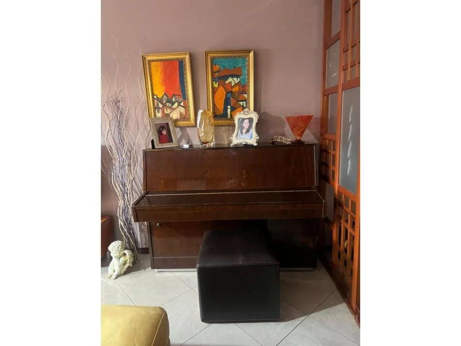 Tirane, jepet me qera apartament 2+1 Kati 3, 120 m² 1.200 € 