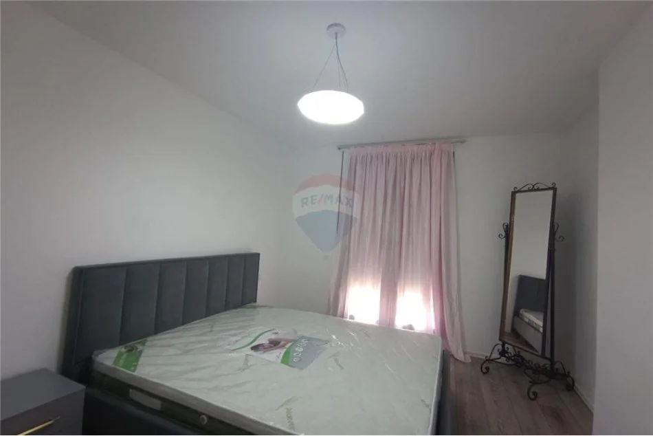 Tirane, jepet me qera apartament 1+1+Aneks+Ballkon Kati 5, 76 m² 450 € (kongresi i manastirit - Porcelan)