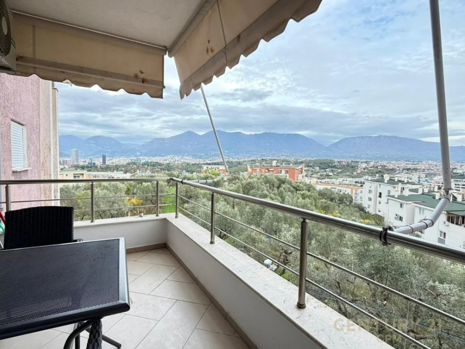 Tirane, jepet me qera apartament 2+1+Ballkon , 100 m² 650 € 