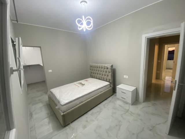Tirane, jepet me qera shtepi 2+1+A+BLK Kati 1, 90 m² 1.000 Euro (Vilat Gjermane)