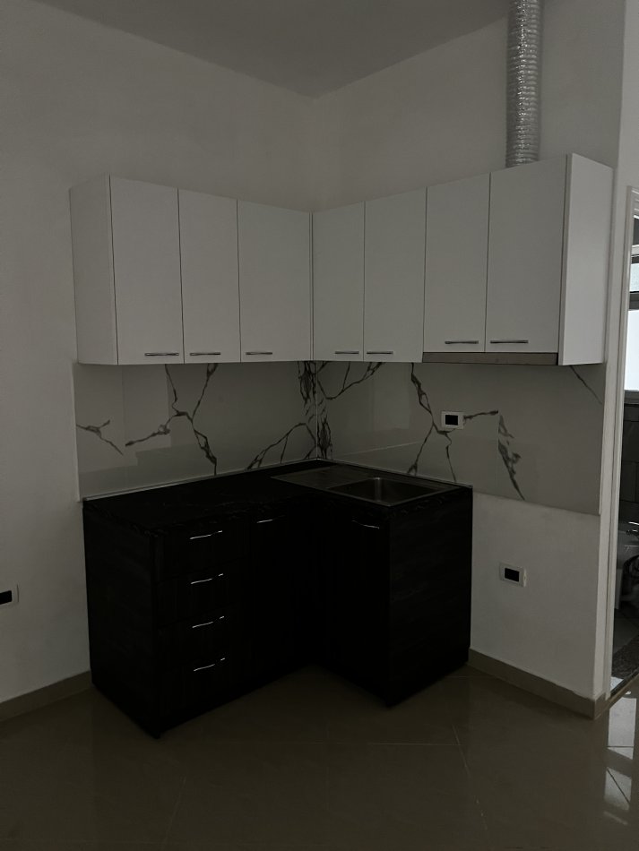 Tirane, jepet me qera apartament 1+1+Aneks+Ballkon Kati 1, 50 m² 230 € (Sabri Tofiku)