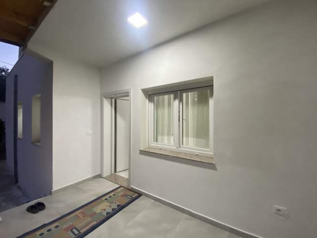 Tirane, jepet me qera shtepi 2+1+A+BLK Kati 1, 90 m² 1.000 Euro (Vilat Gjermane)