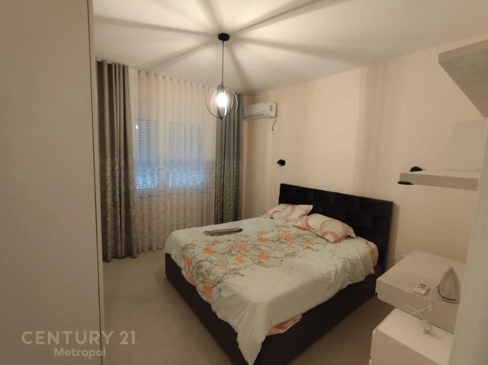 Tirane, jepet me qera apartament 1+1+Ballkon Kati 3, 79 m² 750 € 