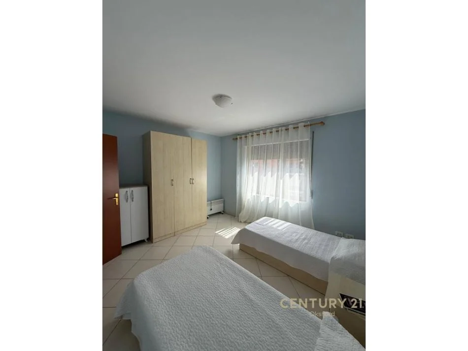 Tirane, jepet me qera apartament 2+1 Kati 3, 115 m² 750 € 