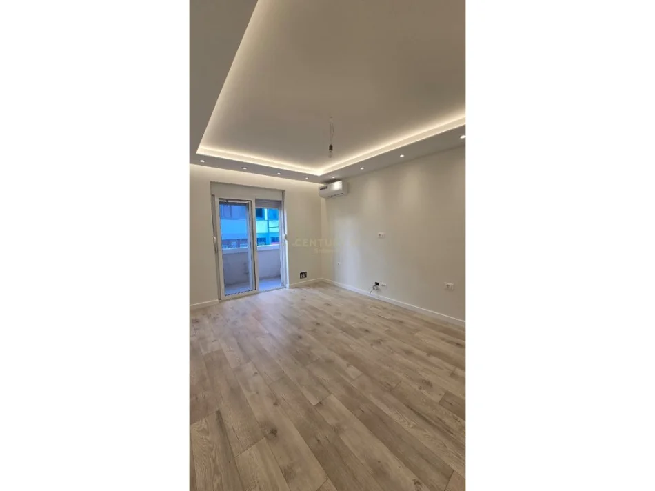 Tirane, jepet me qera zyre Kati 4, 110 m² 1.200 € 