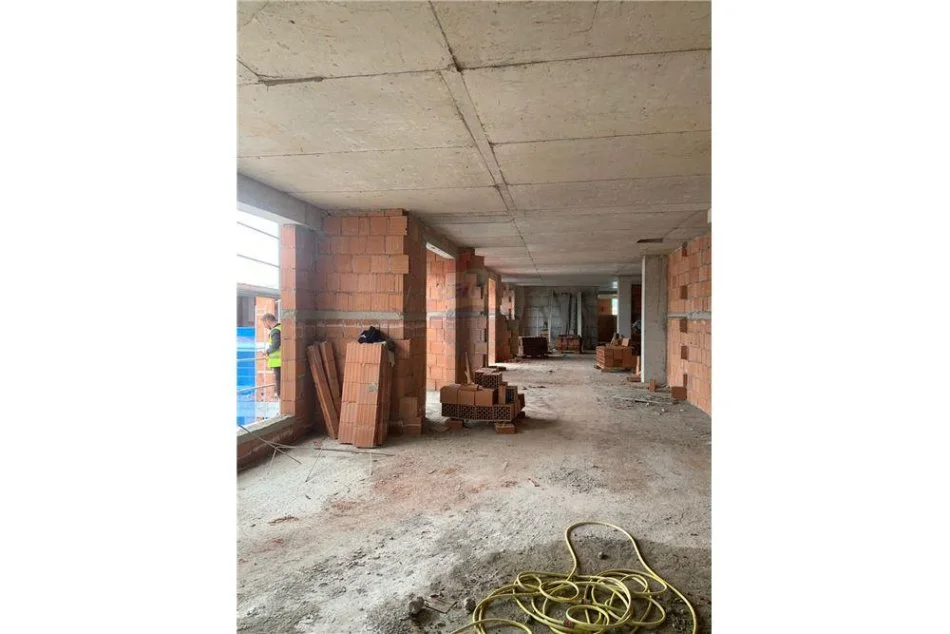 Tirane, shitet apartament , Kati 9, 79 m² 198,000 € 