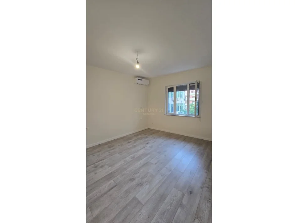 Tirane, jepet me qera zyre Kati 4, 110 m² 1.200 € 