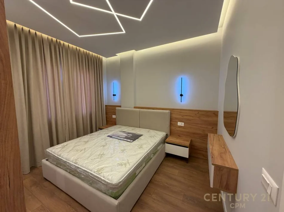 Tirane, jepet me qera apartament 2+1+Ballkon Kati 3, 85 m² 550 € 