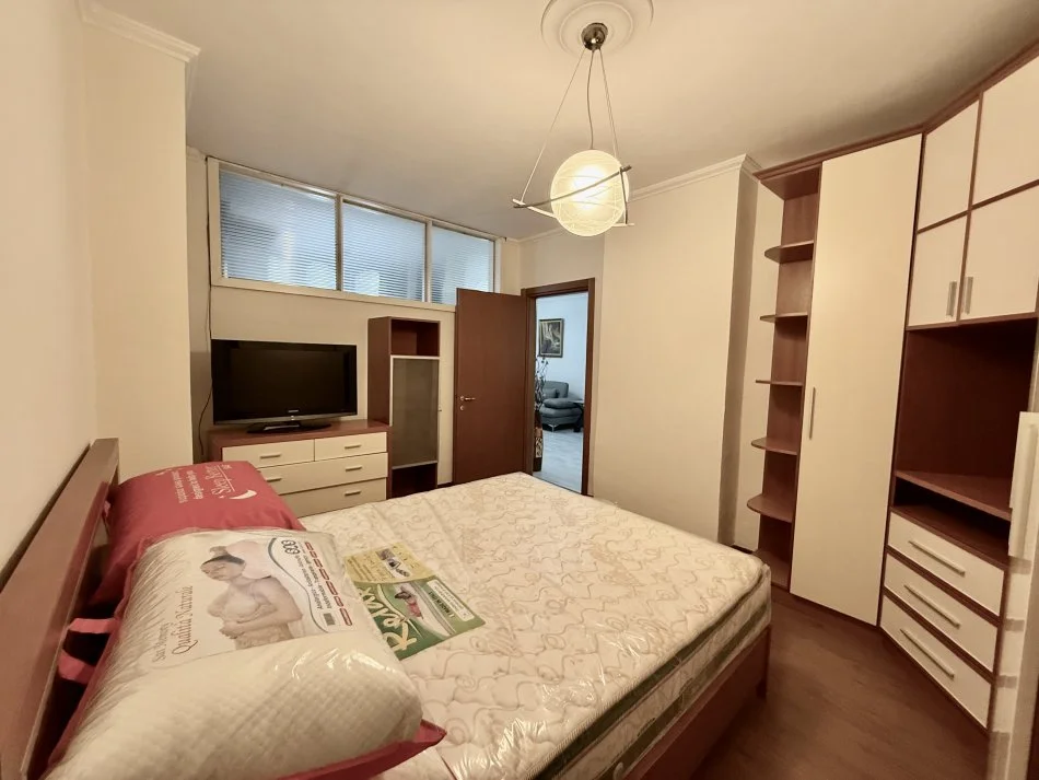 Tirane, jepet me qera apartament 2+1+Aneks+Ballkon Kati 5, 120 m² 750 € (Myslym shyri)