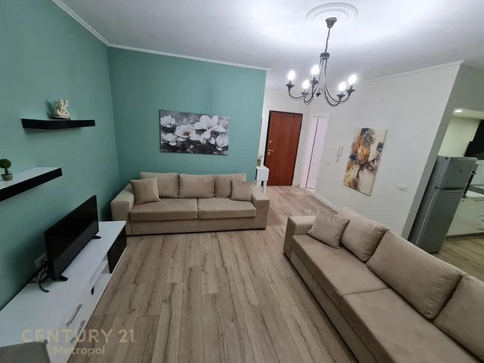 Tirane, jepet me qera apartament 1+1+Ballkon Kati 3, 75 m² 400 € 