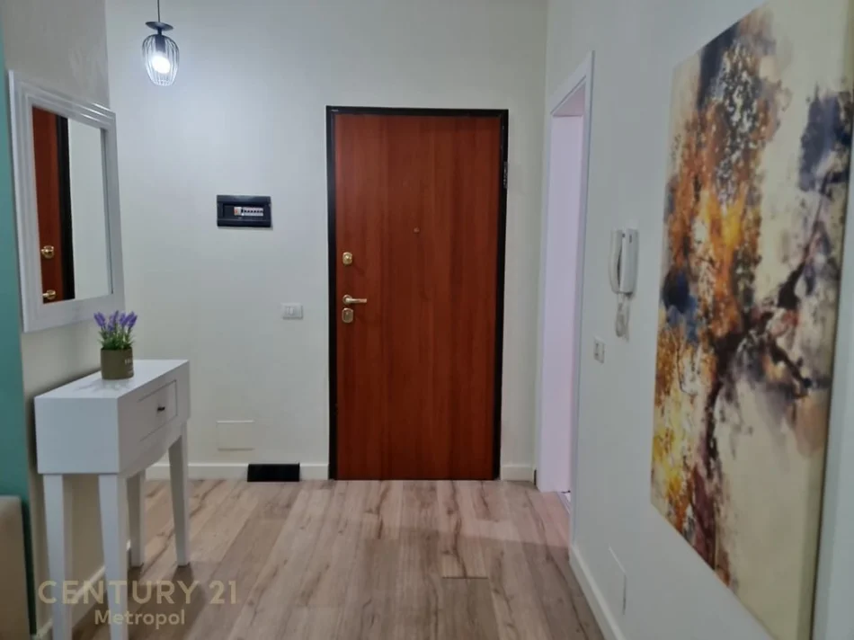 Tirane, jepet me qera apartament 1+1+Ballkon Kati 3, 75 m² 400 € 