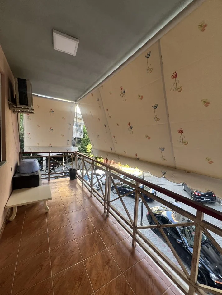 Tirane, jepet me qera zyre Kati 2, 120 m² 1.400 € 