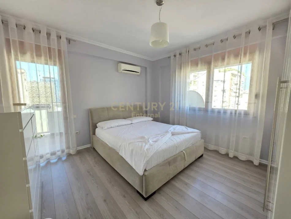 Tirane, jepet me qera apartament 2+1 Kati 6, 120 m² 1.500 € 