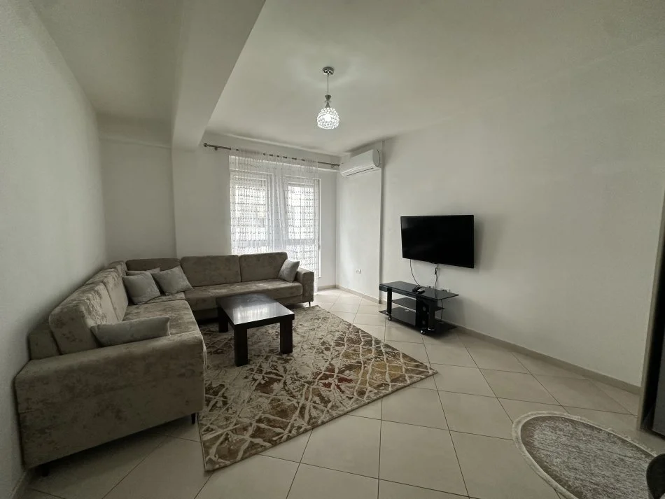 Tirane, jepet me qera apartament 2+1+Ballkon , 102 m² 50000 Lek (Rruga 5 maji)