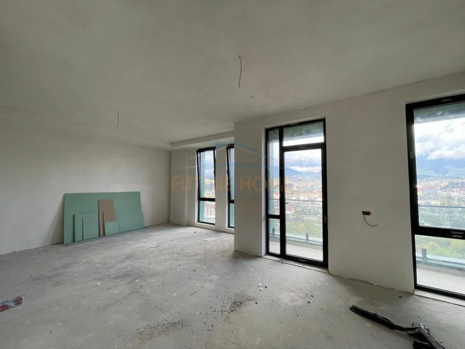 Tirane, shitet apartament 2+1+Ballkon Kati 9, 156 m² 280.000 € (Bulevardi i Ri)