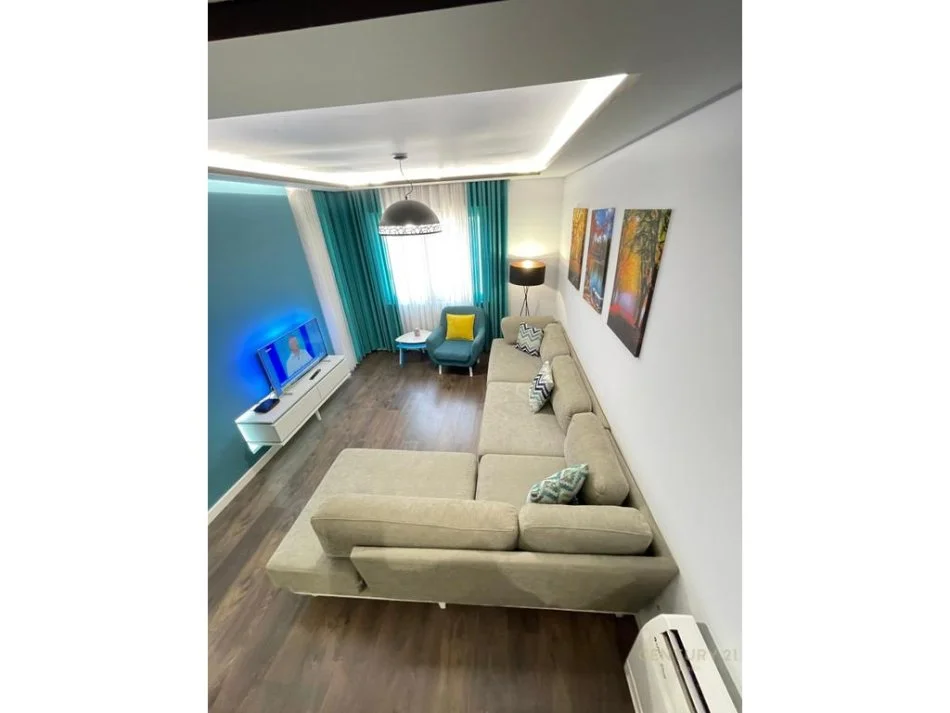 Tirane, jepet me qera apartament 2+1 Kati 4, 120 m² 650 € 