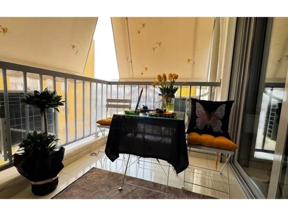 Tirane, shitet apartament 1+1+Ballkon , 66 m² (Komuna e Parisit)