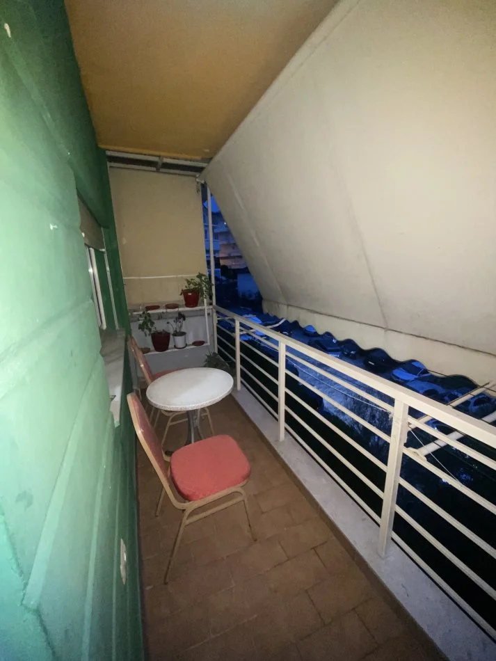 Tirane, jepet me qera apartament 2+1+Ballkon Kati 2, 120 m² 450 € (Rruga idriz dollaku)