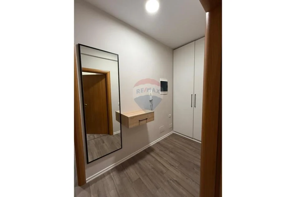 Tirane, shitet apartament 1+1+Ballkon , 74 m² 185.000 € (Komuna e Parisit)
