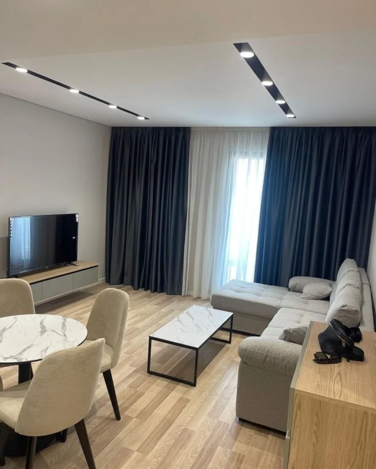 Tirane, shitet apartament Kati 4, 