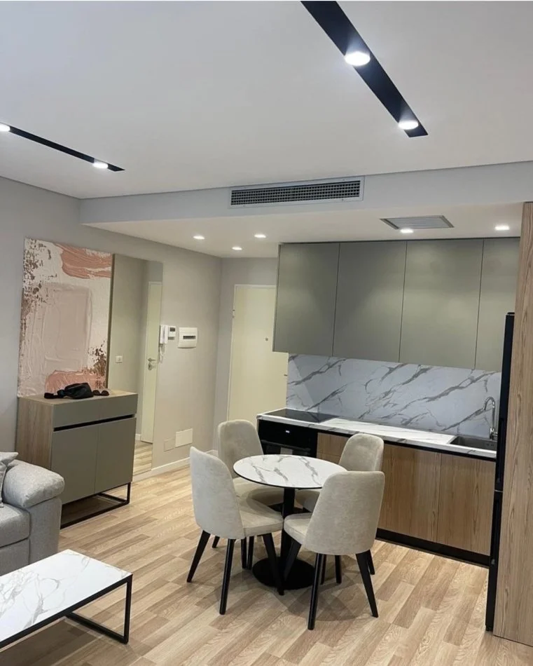 Tirane, shitet apartament Kati 4, 