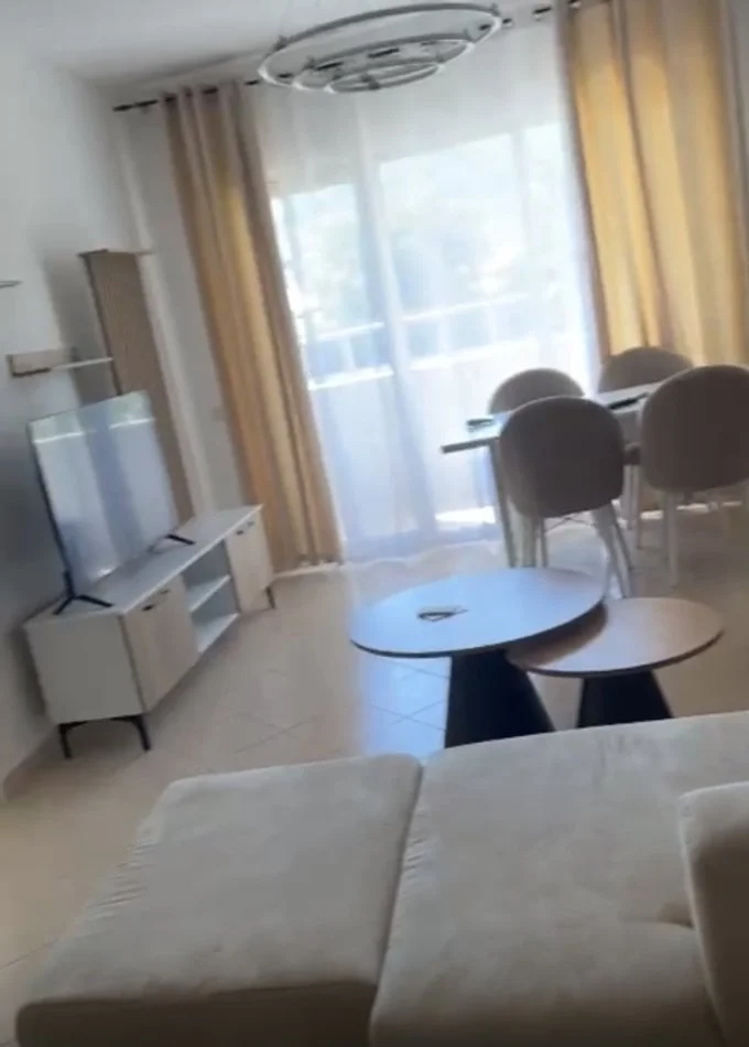 Tirane, jepet me qera apartament 1+1 Kati 1, 80 m² 500 € 