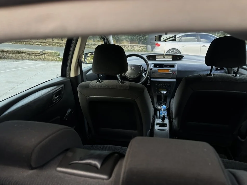 Tirane, shitet makine Citroën C4 Benzin+Gaz, blu e errët automatik Kondicioner 90 km 4.000 €