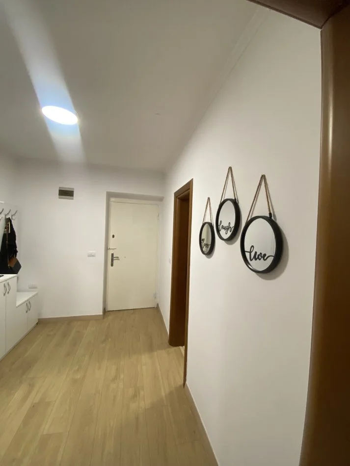 Tirane, jepet me qera apartament 1+1 Kati 2, 60 m² 550 € (Rruga besim imami)