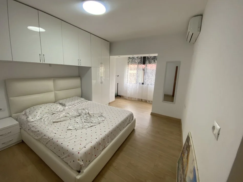Tirane, jepet me qera apartament 1+1 Kati 2, 60 m² 550 € (Rruga besim imami)