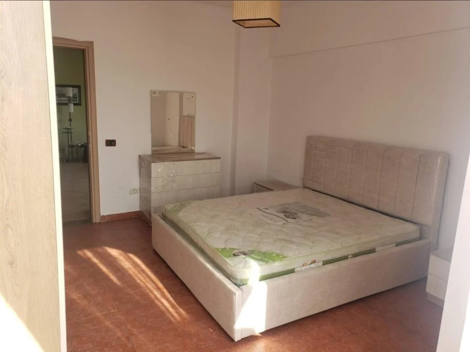 Tirane, jepet me qera apartament 2+1+Ballkon Kati 9, 100 m² 600 € 