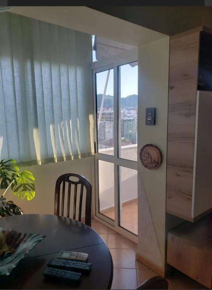 Tirane, jepet me qera apartament 2+1+Ballkon Kati 9, 100 m² 600 € 