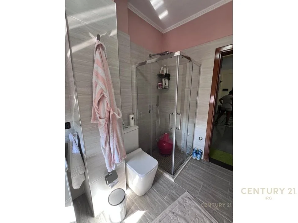 Tirane, jepet me qera apartament 2+1 Kati 9, 90 m² 620 € 