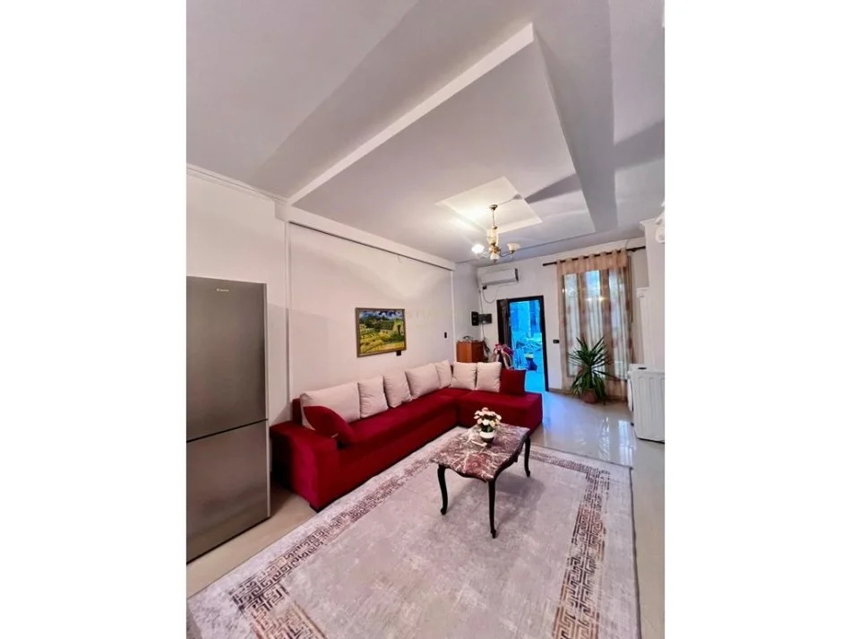 Tirane, jepet me qera apartament 2+1 Kati 2, 110 m² 500 € (Selite)