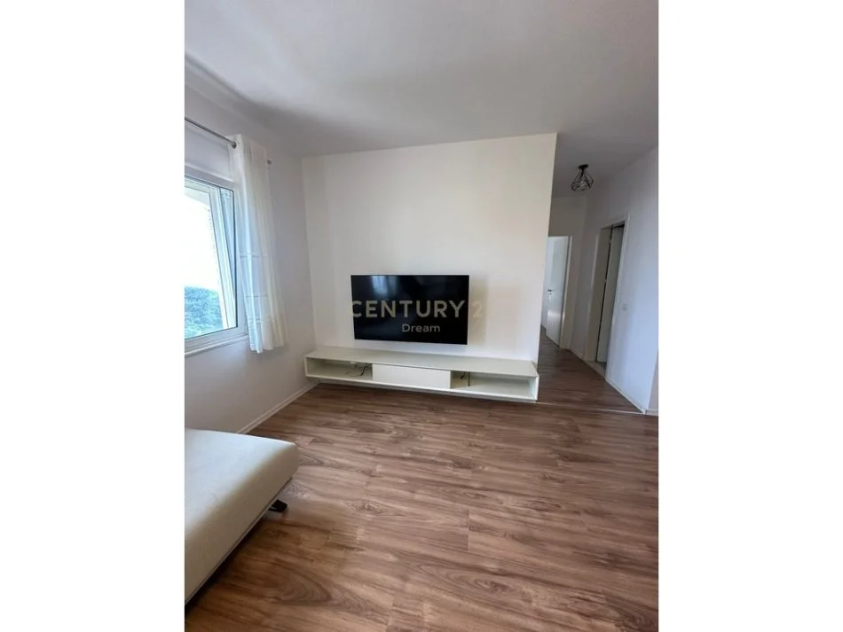 Tirane, shitet apartament 3+1 Kati 4, 131 m² 141.000 € 