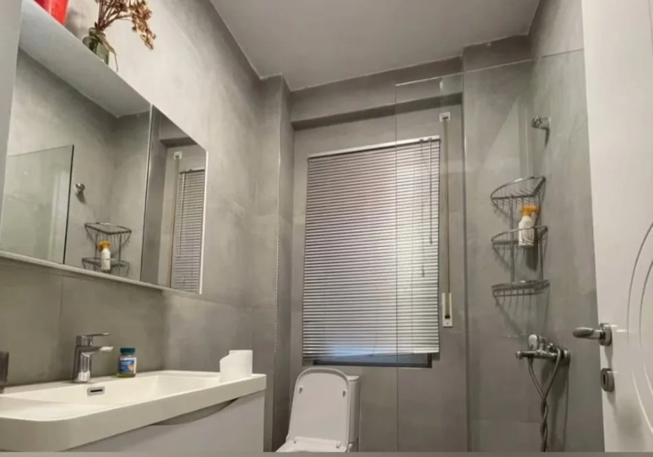 Tirane, jepet me qera apartament 1+1+Ballkon Kati 2, 70 m² 550 € (Rr 5 Maji)