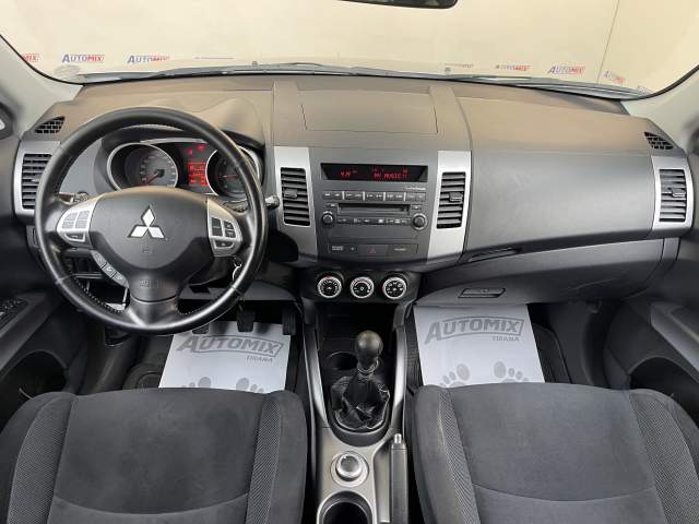 Tirane, shes xhip Mitsubishi outlander Viti 2009, 6.900 Euro