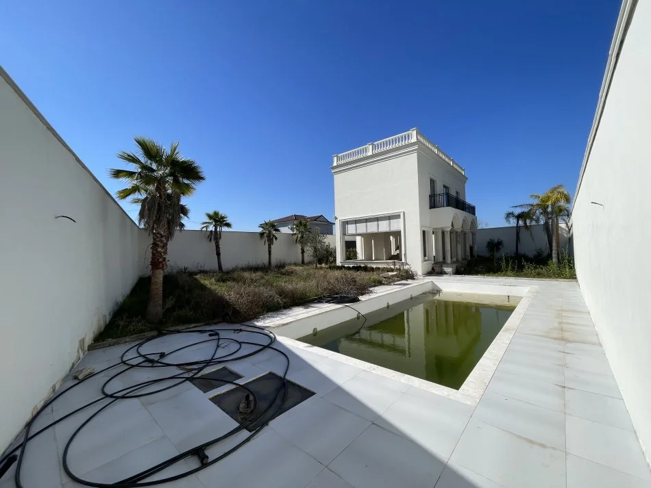 Tirane, shes Vile 2 Katshe Kati 0, 800 m² 800.000 € (Mjull Bathore -TEG)