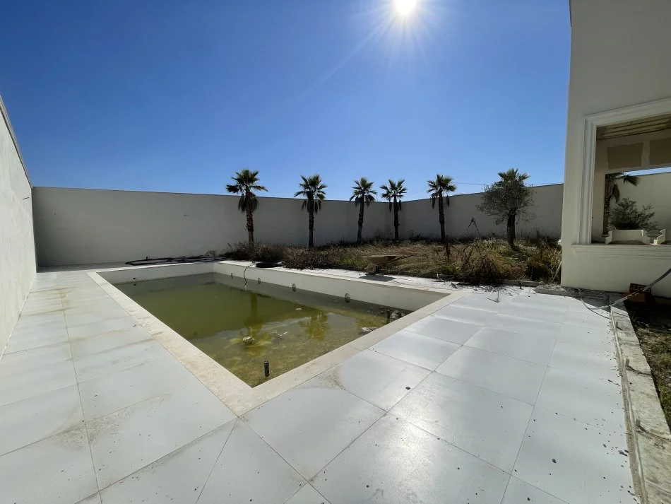 Tirane, shes Vile 2 Katshe Kati 0, 800 m² 800.000 € (Mjull Bathore -TEG)