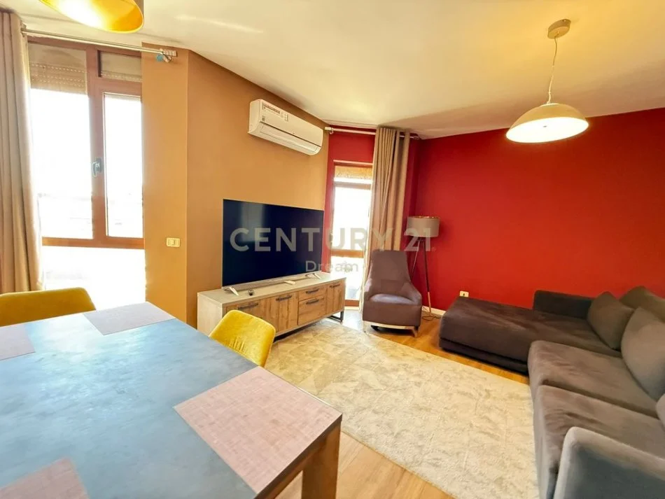 Tirane, shitet apartament 1+1 Kati 7, 85 m² 175.000 € (Rruga Muhedin Llagami)