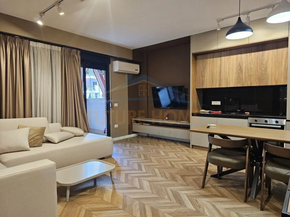 Tirane, shitet apartament 1+1+Ballkon Kati 1, 60 m² 210.000 € (Kompleksi Delijorgji)