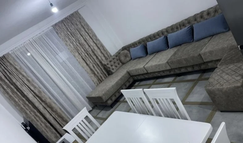 Tirane, jepet me qera apartament 1+1 , 70 m² 35.000 € (Tom doshi shkoze)