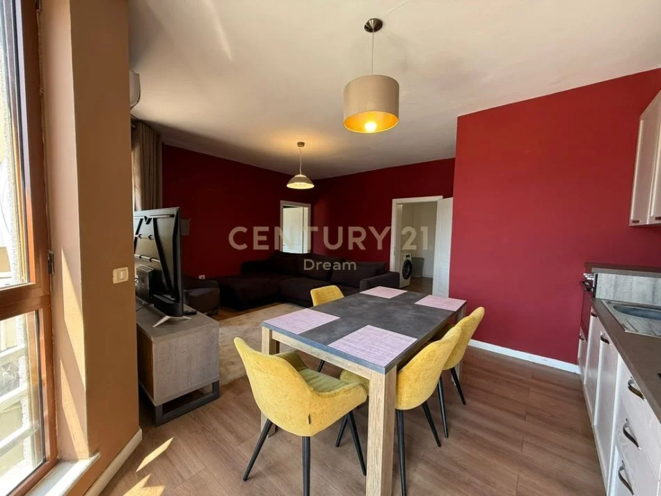 Tirane, shitet apartament 1+1 Kati 7, 85 m² 175.000 € (Rruga Muhedin Llagami)