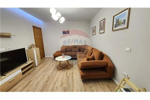 Tirane, jepet me qera apartament 2+1 Kati 2, 75 m² 400 € (Pallati me Shigjeta)