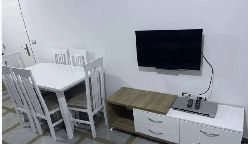 Tirane, jepet me qera apartament 1+1 , 70 m² 35.000 € (Tom doshi shkoze)