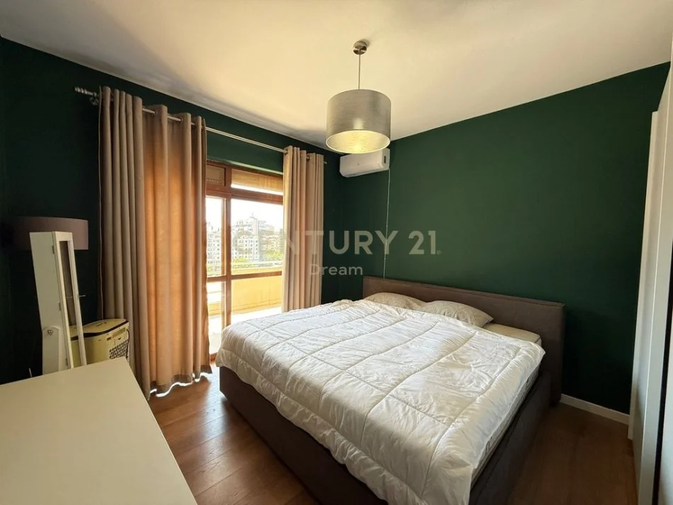 Tirane, shitet apartament 1+1 Kati 7, 85 m² 175.000 € (Rruga Muhedin Llagami)