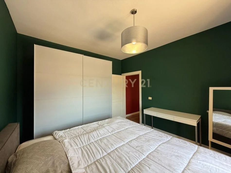 Tirane, shitet apartament 1+1 Kati 7, 85 m² 175.000 € (Rruga Muhedin Llagami)