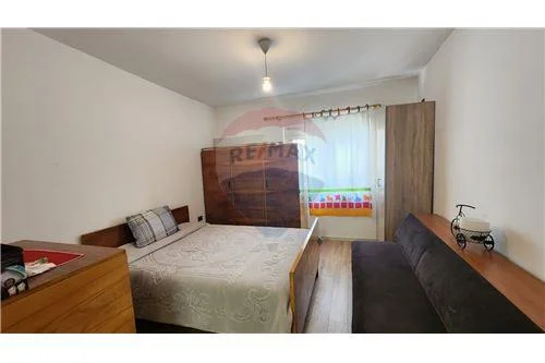 Tirane, jepet me qera apartament 2+1 Kati 2, 75 m² 400 € (Pallati me Shigjeta)
